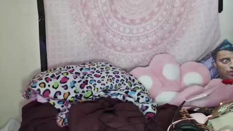 Veronica Lehane online show from December 15, 2024, 3:24 am