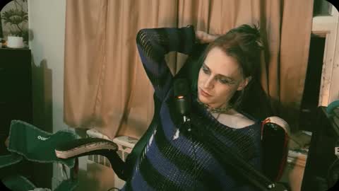 veelucious online show from October 8, 2025, 2:53 am