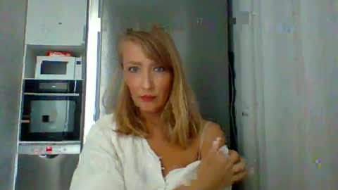 Veessa online show from June 27, 2026, 11:04 am