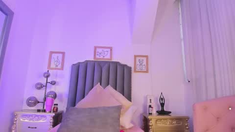   online show from September 24, 2025, 11:46 am