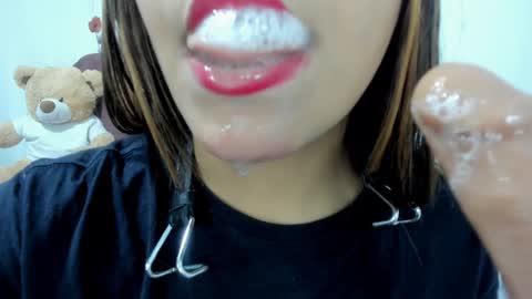 Snapshot of veky_saliva01 chatting on January 16, 2025, 5:55 pm camila online show from January 16, 2025, 5:55 pm