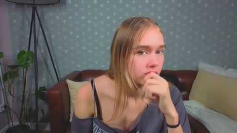 Snapshot of vel1ka chatting on October 8, 2025, 11:52 am Barbara online show from October 8, 2025, 11:52 am