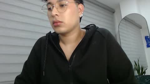 velascosexyboy online show from February 11, 2025, 2:25 am