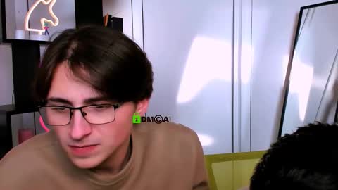 veldi_to online show from December 18, 2025, 9:59 am