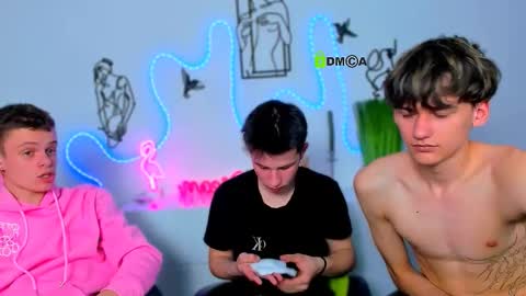 veldi_to online show from March 4, 2026, 8:04 pm