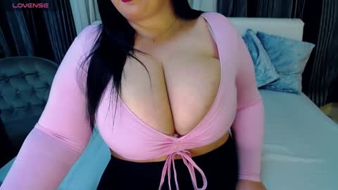 VeleryWOW online show from December 20, 2024, 2:05 pm