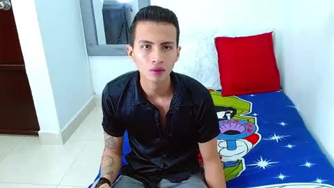 velk_hot1 online show from November 28, 2025, 4:09 pm