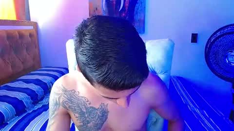 velk_hot1 online show from March 4, 2026, 1:50 pm