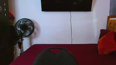 Snapshot of velk_hot1 chatting on June 30, 2026, 12:28 pm velk_hot1 online show from June 30, 2026, 12:28 pm