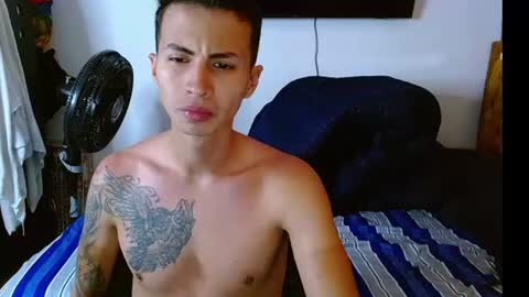 Snapshot of velk_hot1 chatting on July 15, 2026, 12:32 pm velk_hot1 online show from July 15, 2026, 12:32 pm