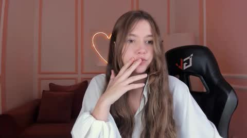 Snapshot of velvet_cherry chatting on September 24, 2025, 4:32 pm velvet_cherry online show from September 24, 2025, 4:32 pm