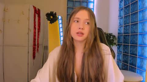 velvet_cherry online show from December 15, 2025, 4:22 pm