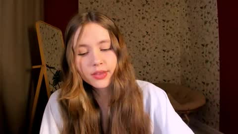 velvet_cherry online show from December 18, 2025, 8:26 pm