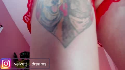 Snapshot of velvet_dreams_ chatting on May 27, 2026, 11:51 am Isabella online show from May 27, 2026, 11:51 am