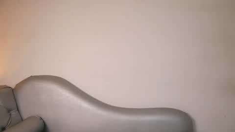 Velvet  online show from June 3, 2026, 12:52 pm