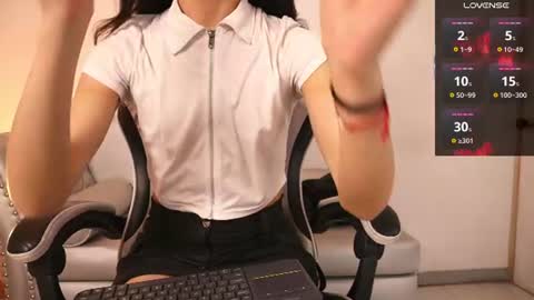 Snapshot of velvet_raze chatting on July 1, 2026, 12:40 pm Velvet online show from July 1, 2026, 12:40 pm