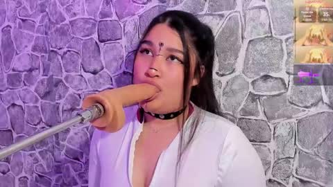 velvet_rosee_ online show from September 23, 2025, 12:08 pm