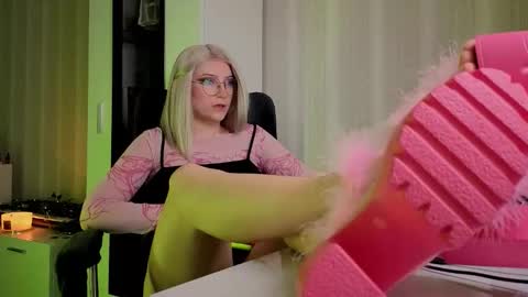 Violet online show from March 2, 2026, 9:49 am