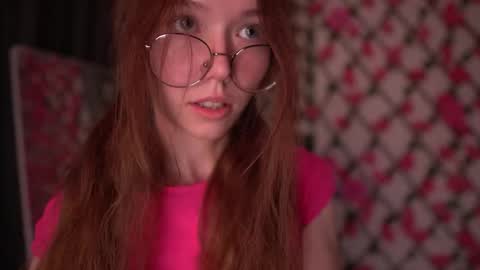 Snapshot of velvet_vice chatting on October 15, 2025, 8:31 pm Polly online show from October 15, 2025, 8:31 pm