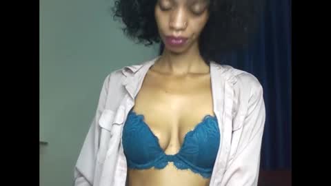 velvetbrownn online show from April 13, 2026, 1:33 am