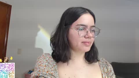 Snapshot of velvetcrystal chatting on July 6, 2026, 1:57 am Crystal PVT OPEN online show from July 6, 2026, 1:57 am
