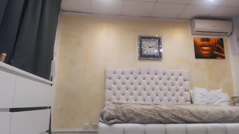 velvetmarsha online show from February 15, 2025, 1:05 pm