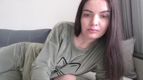 velvetmoon123 online show from March 11, 2026, 10:10 am