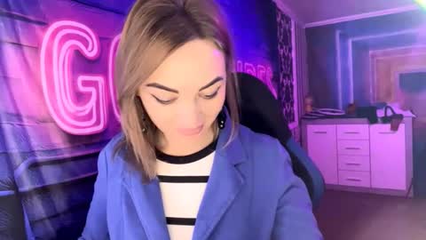 Snapshot of velvettouch4444 chatting on February 23, 2026, 1:47 am MERYEM online show from February 23, 2026, 1:47 am