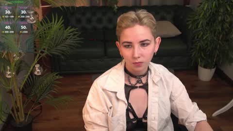 CLEOshort hair  TIna long hair  online show from January 7, 2025, 2:08 pm