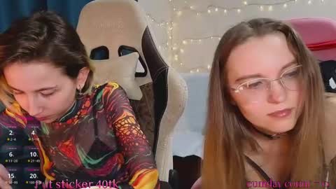 CLEOshort hair  TIna long hair  online show from October 22, 2025, 5:02 pm