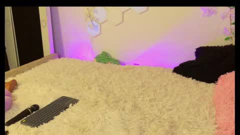 Snapshot of velvetvibes_ chatting on February 6, 2026, 2:05 am velvetvibes_ online show from February 6, 2026, 2:05 am