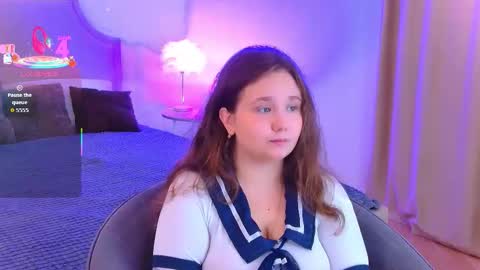 velvetvixencute online show from September 15, 2025, 5:29 am