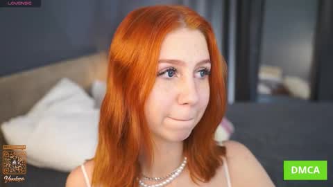 Venelopa online show from November 9, 2025, 3:32 pm