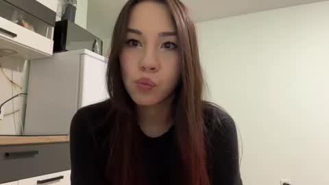 Snapshot of venessasatterwhite chatting on June 25, 2026, 6:23 pm Milla online show from June 25, 2026, 6:23 pm