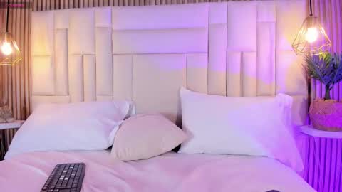 venez sofia  online show from February 13, 2026, 11:01 pm