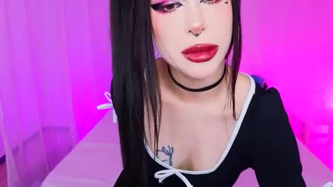 Vivian online show from November 21, 2025, 3:49 am