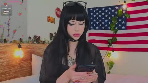 Vivian online show from April 13, 2026, 3:01 am