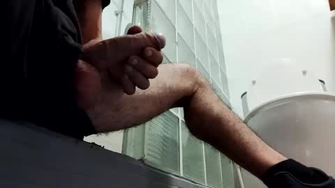 venosade40 online show from October 23, 2025, 5:01 pm