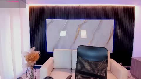 Snapshot of venus_cooperr chatting on July 17, 2026, 12:12 pm Venus Cooperr online show from July 17, 2026, 12:12 pm