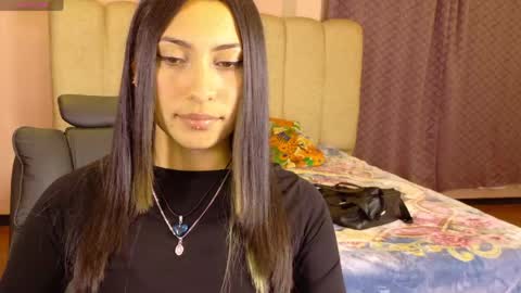 Snapshot of venus_latin_01 chatting on May 7, 2026, 12:05 am Mary online show from May 7, 2026, 12:05 am
