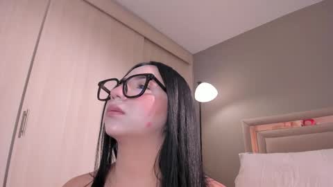 venus_reid online show from June 4, 2026, 4:18 am