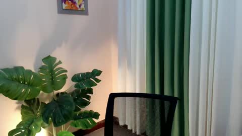 Venus Sunrise Bombshell online show from January 7, 2025, 9:46 pm