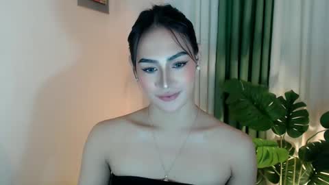 Venus Sunrise Bombshell online show from November 7, 2025, 8:42 pm