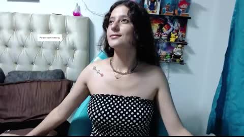 Snapshot of venusandfantashi_gh1 chatting on February 16, 2025, 10:54 pm venusHelp me reach 100 like honey online show from February 16, 2025, 10:54 pm