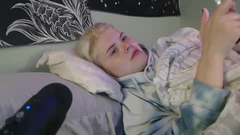 Miss Venus online show from October 6, 2025, 1:08 pm