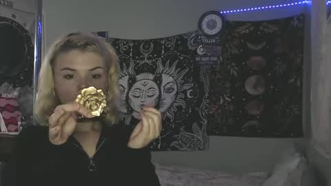 Miss Venus online show from November 4, 2025, 2:38 pm