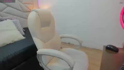 venusxneo online show from September 10, 2025, 8:31 pm