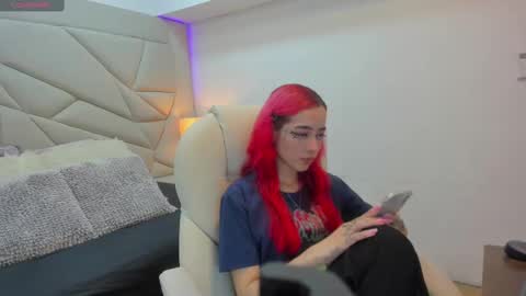 venusxneo online show from October 6, 2025, 6:38 pm