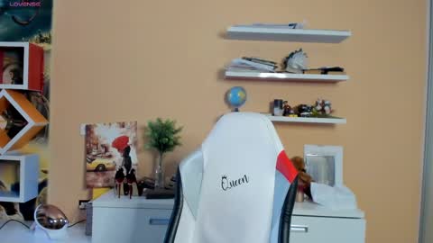 Snapshot of veola_new chatting on February 23, 2025, 6:49 am Violetta online show from February 23, 2025, 6:49 am