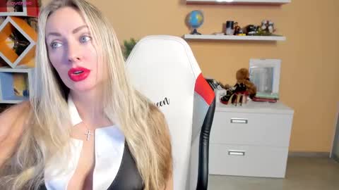 Snapshot of veola_new chatting on March 7, 2025, 3:19 am Violetta online show from March 7, 2025, 3:19 am